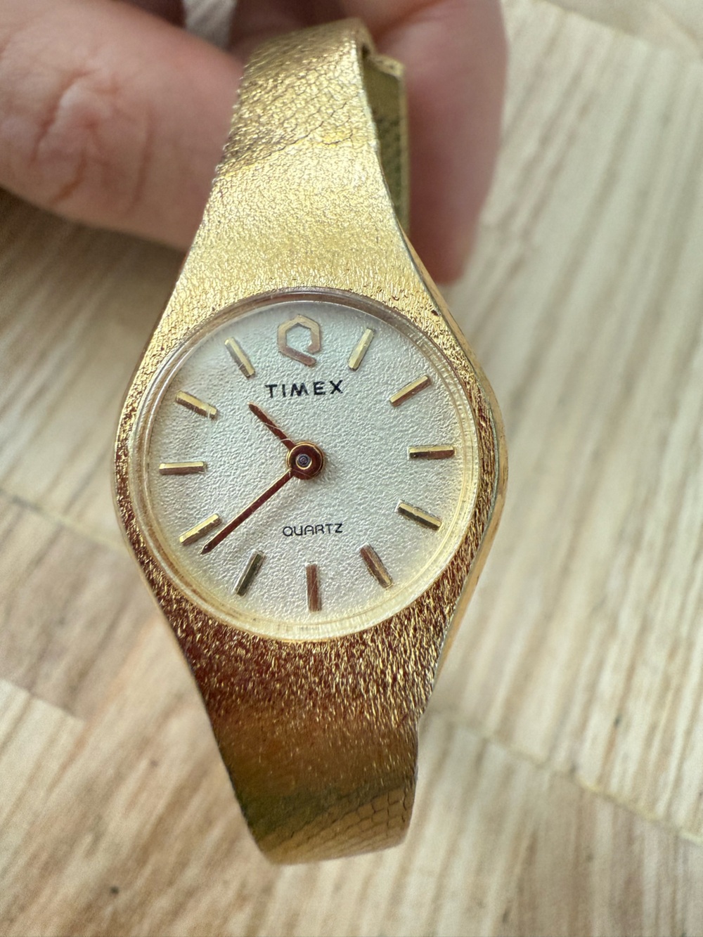 Vintage Timex ladies gold tone K cell watch NEW BATTERY